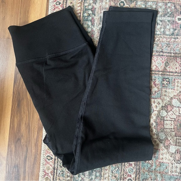 Victoria's Secret Pants - Victoria's Secret Sport Black Ribbed Athletic Leggings Size Large